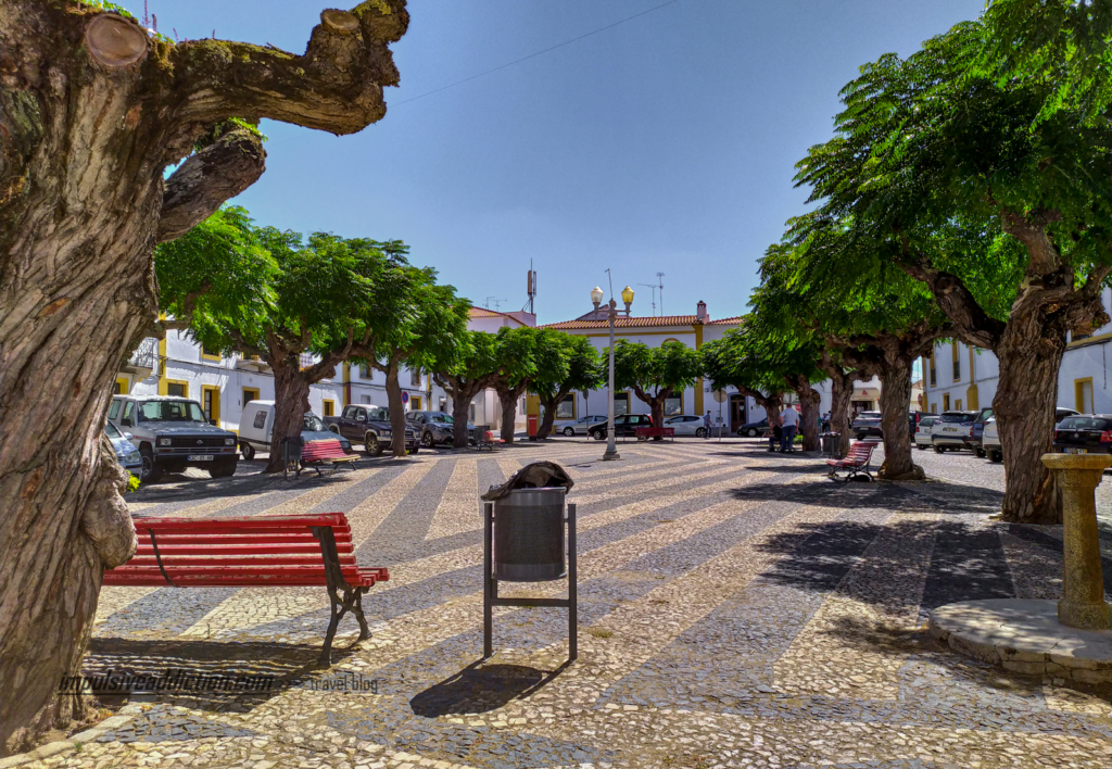 Praça de Santo António ao visitar Reguengos de Monsaraz