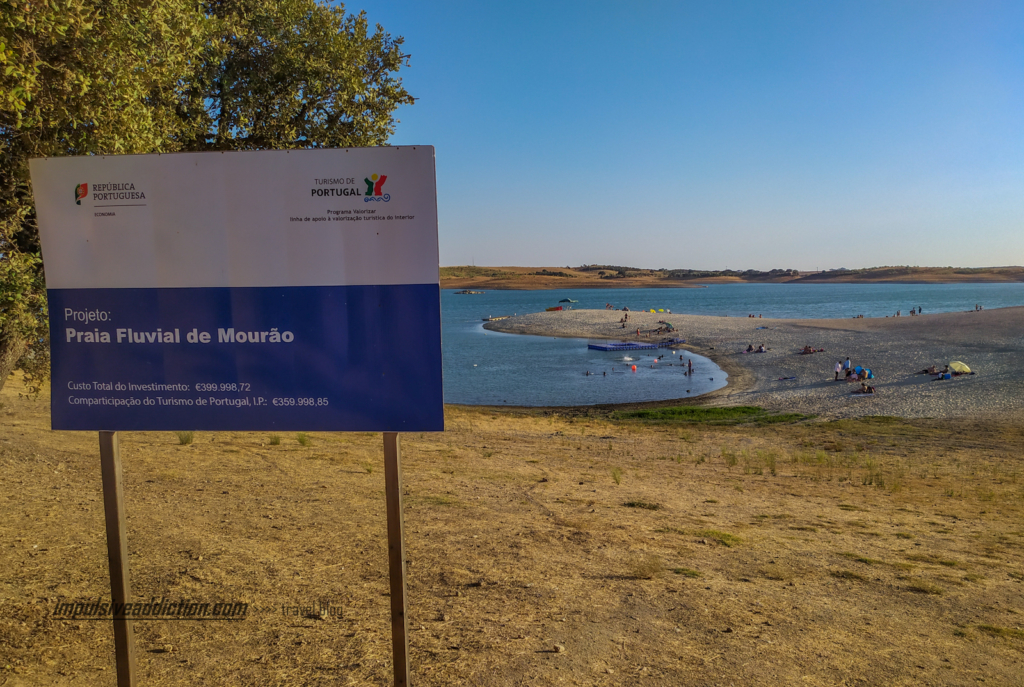 Praia fluvial de Mourão