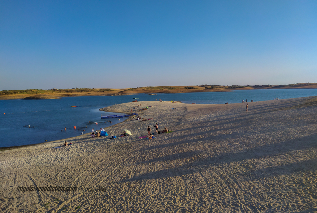 Praia fluvial de Mourão