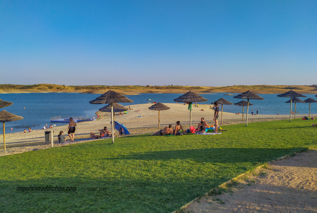 Praia fluvial de Mourão