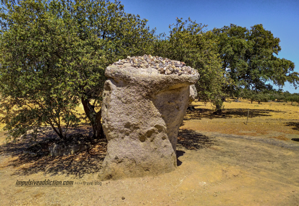 Rocha dos Namorados junto a São Pedro do Corval