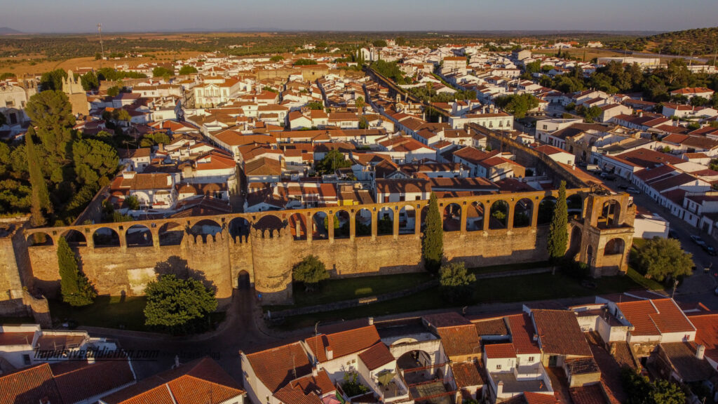 Aqueduto de Serpa junto das Portas de Beja