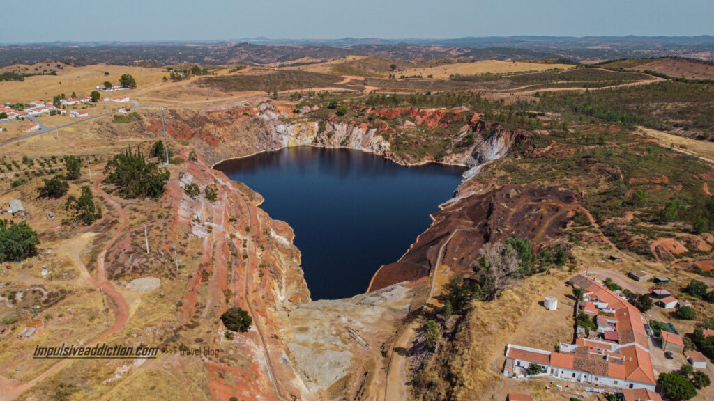 Águas ácidas na Corta da Mina de São Domingos