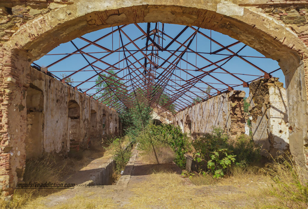 Ruínas das Antigas Oficinas Ferroviárias da Mina de São Domingos