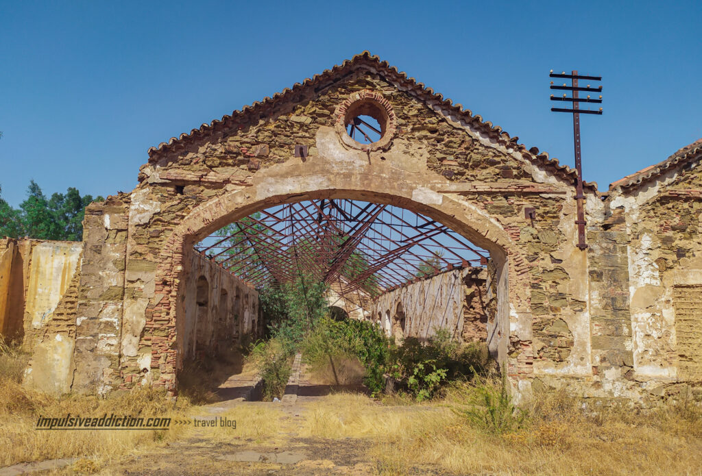Ruínas das Antigas Oficinas Ferroviárias da Mina de São Domingos