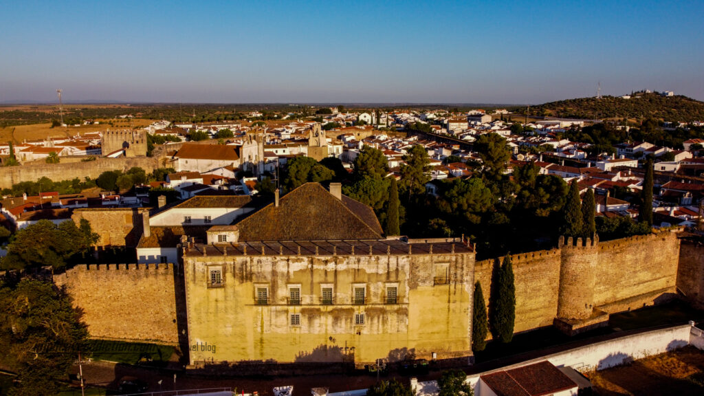Fachada Exterior do Palácio dos Condes de Ficalho