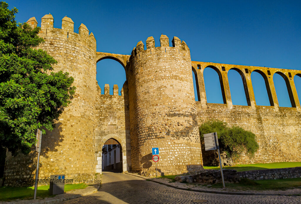 Portas de Beja e Aqueduto de Serpa