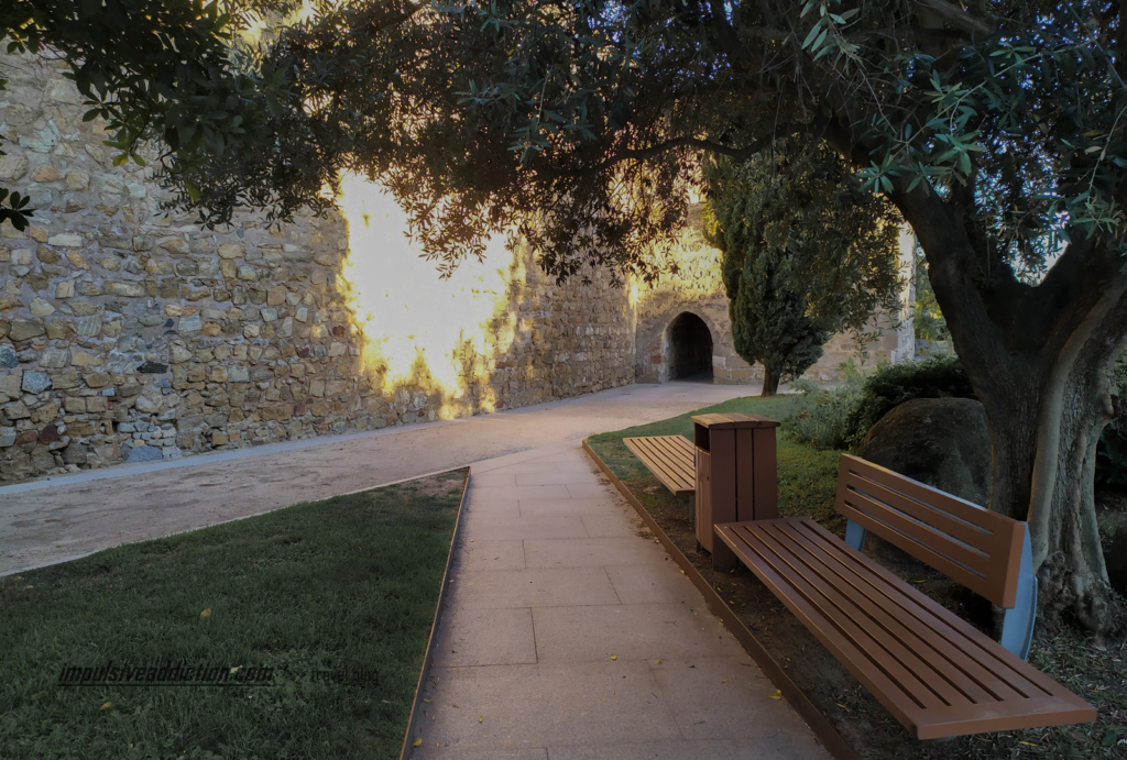Walkway next to the medieval walls of Évora