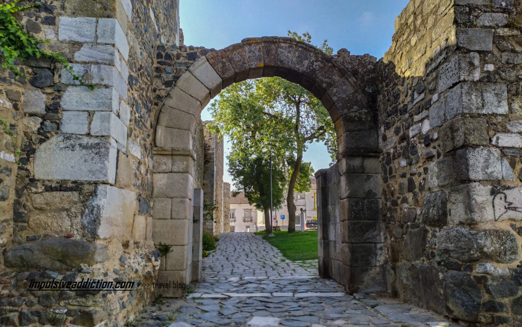 Portas de Évora (Arco Romano de Beja)