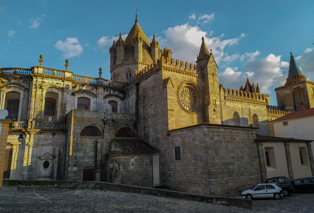 Outra Perspectiva da Sé Catedral de Évora