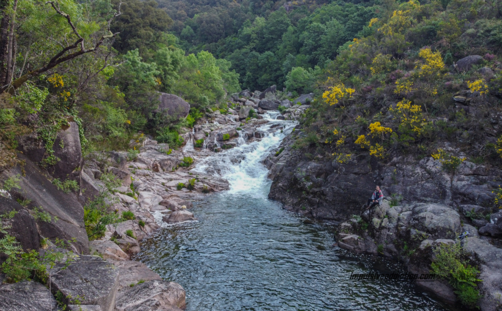 A melhor lagoa do trilho às Pozas do Mallón (de manhã, ainda sem luz do sol)