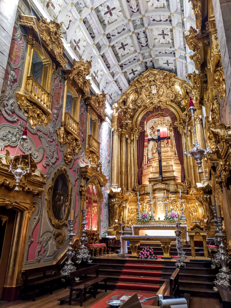 Church of Santa Cruz inside | Things to do in Braga