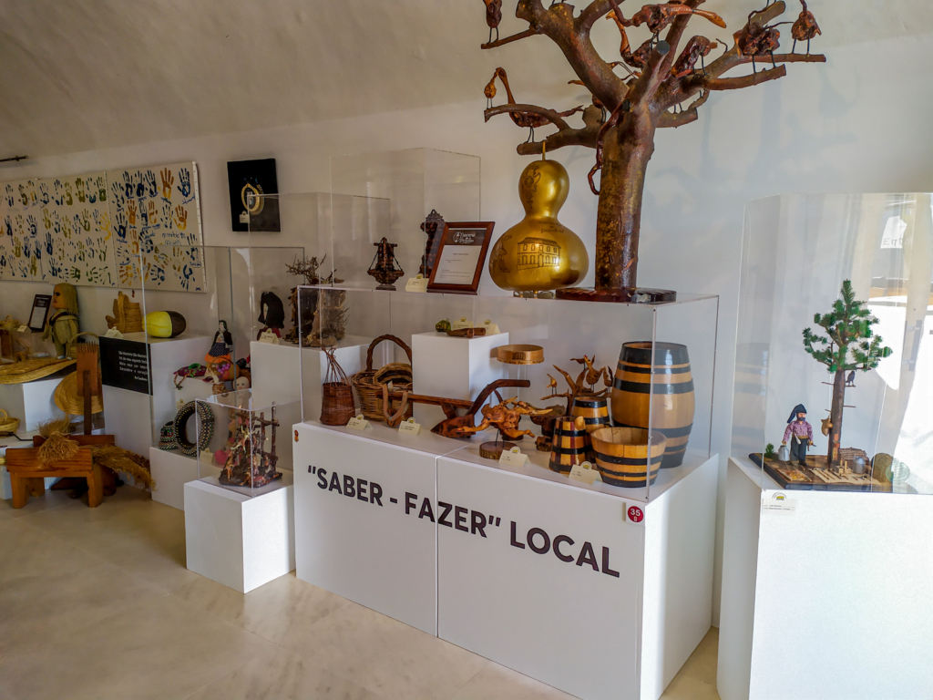 Museu de Arte Popular Portuguesa no Celeiro de Pombal