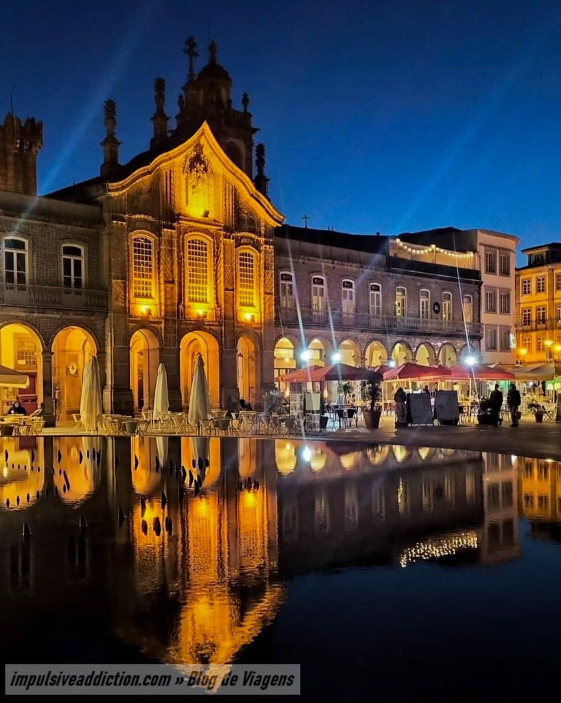 Arcada de Braga com iluminação noturna