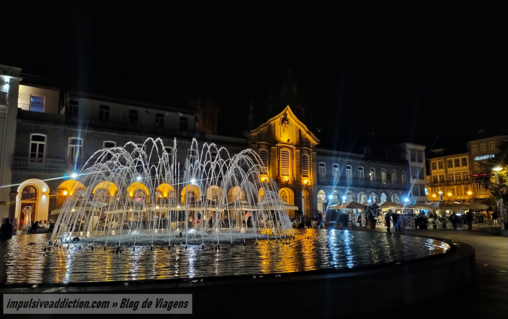 Arcada de Braga com iluminação noturna