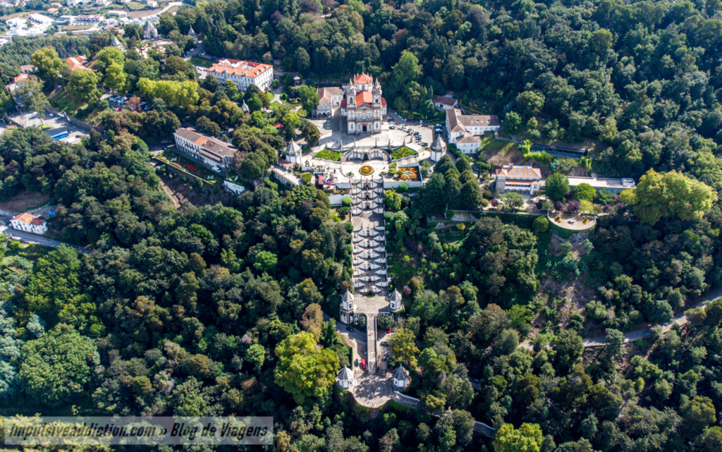 Imagem aérea do Escadório e Santuário do Bom Jesus de Braga