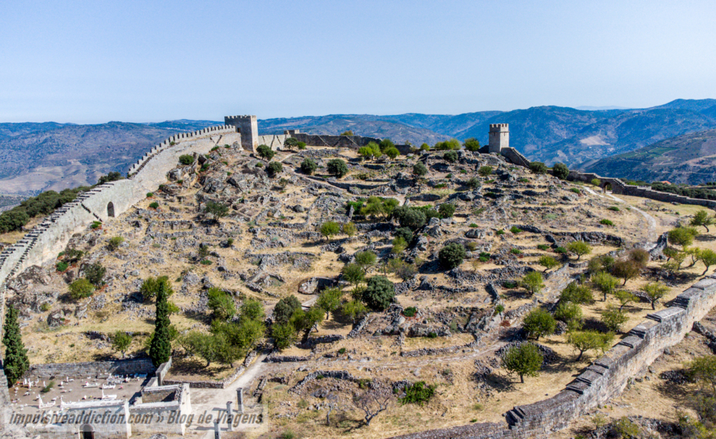 Imagem aérea do Castelo de Numão