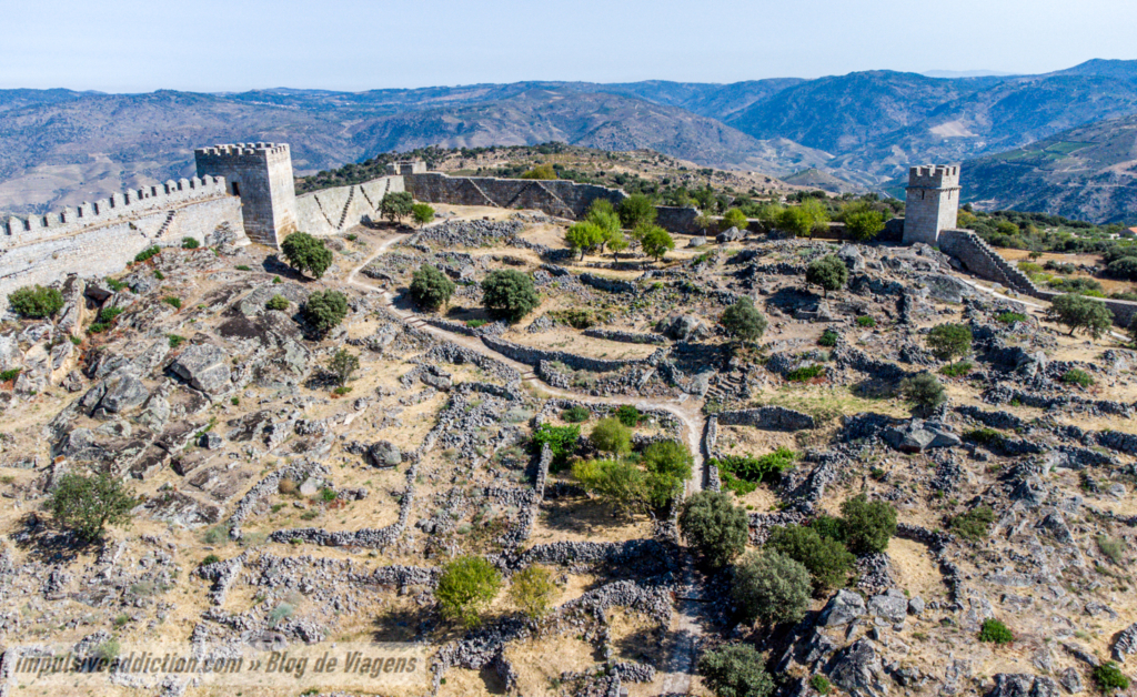 Imagem aérea do Castelo de Numão