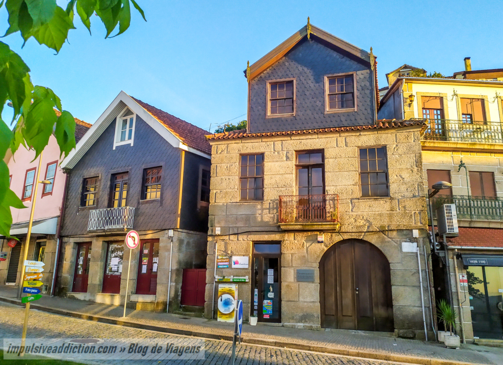 Detalhes do centro da vila ao visitar Cinfães