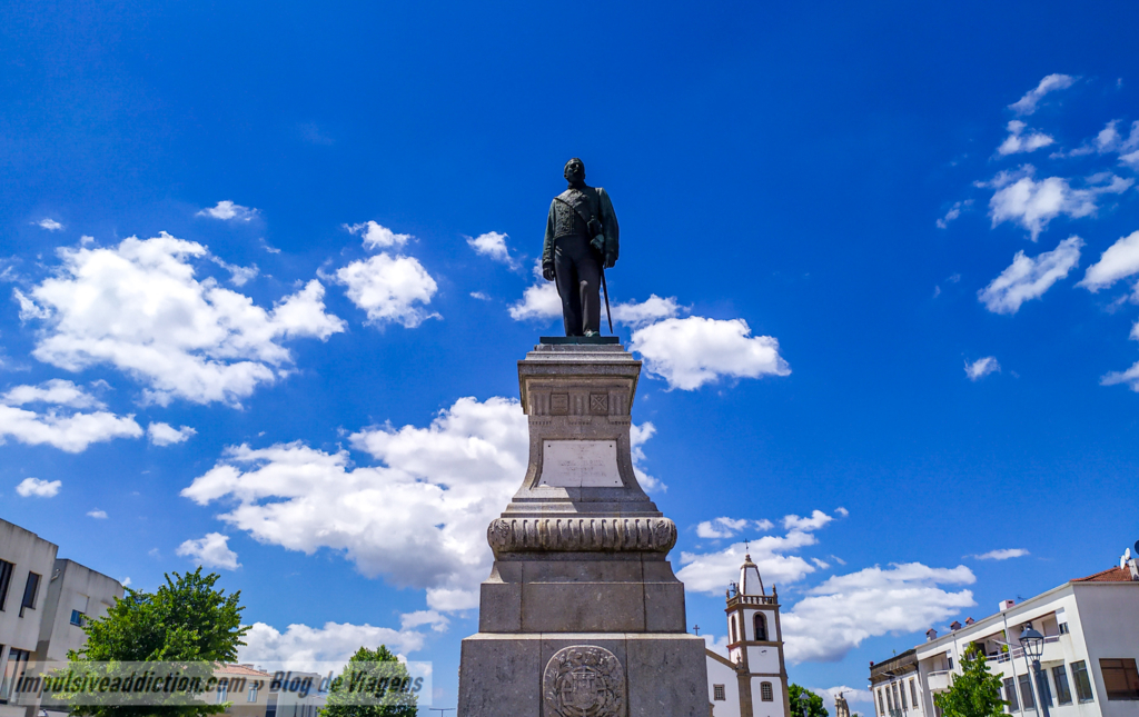 Estátua de D. Martinho de Bulhões