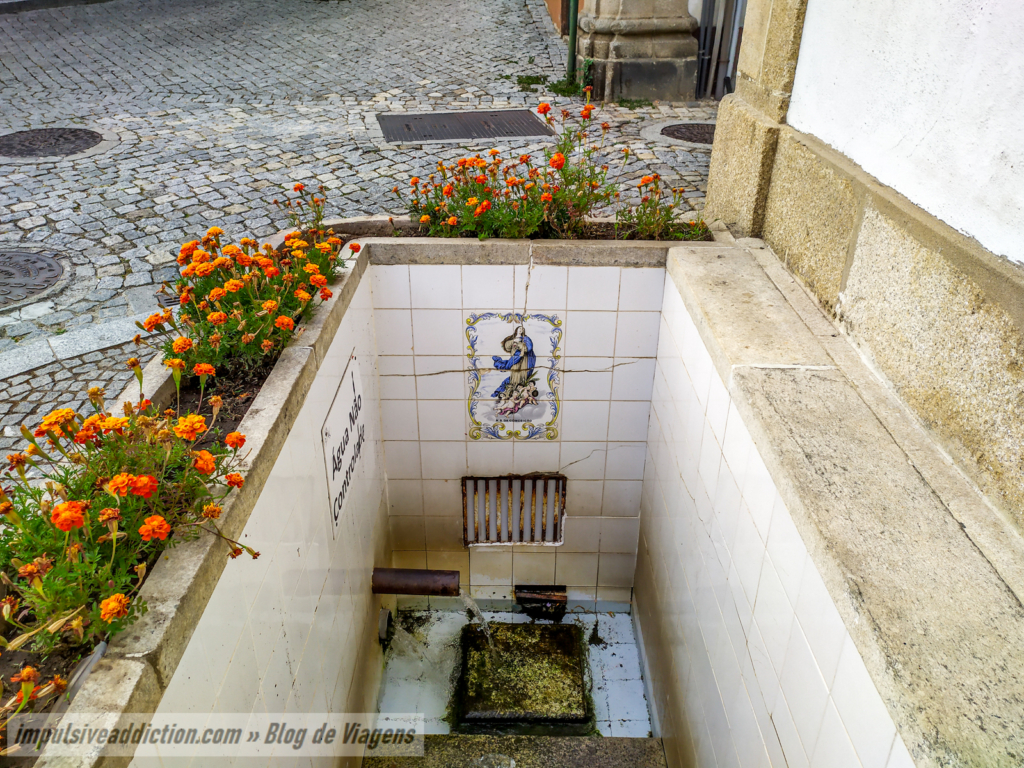 Fonte no Largo Albano Teixeira de Sousa