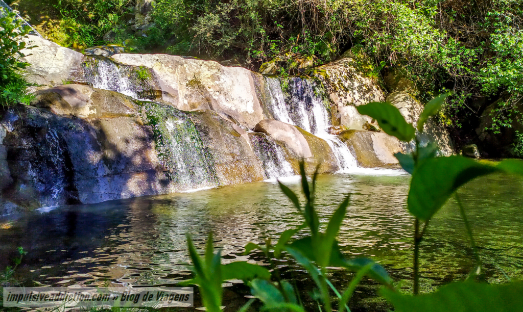 Cascata e lagoa junto da Ponte de Ovadas-Covelinhas