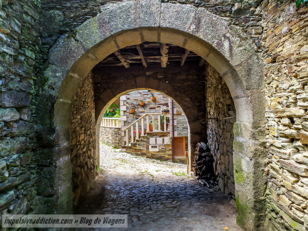 Aldeia de Xisto de Midões