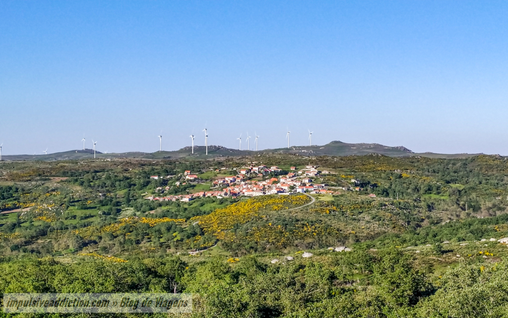 Miradouro para a Gralheira, na Serra de Montemuro