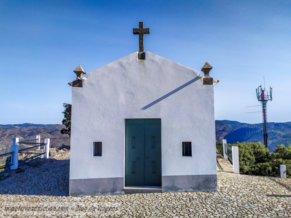 Capela junto do Miradouro de São Martinho