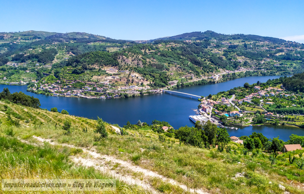 Miradouro de Teixeirô para o Rio Douro e Foz do Bestança