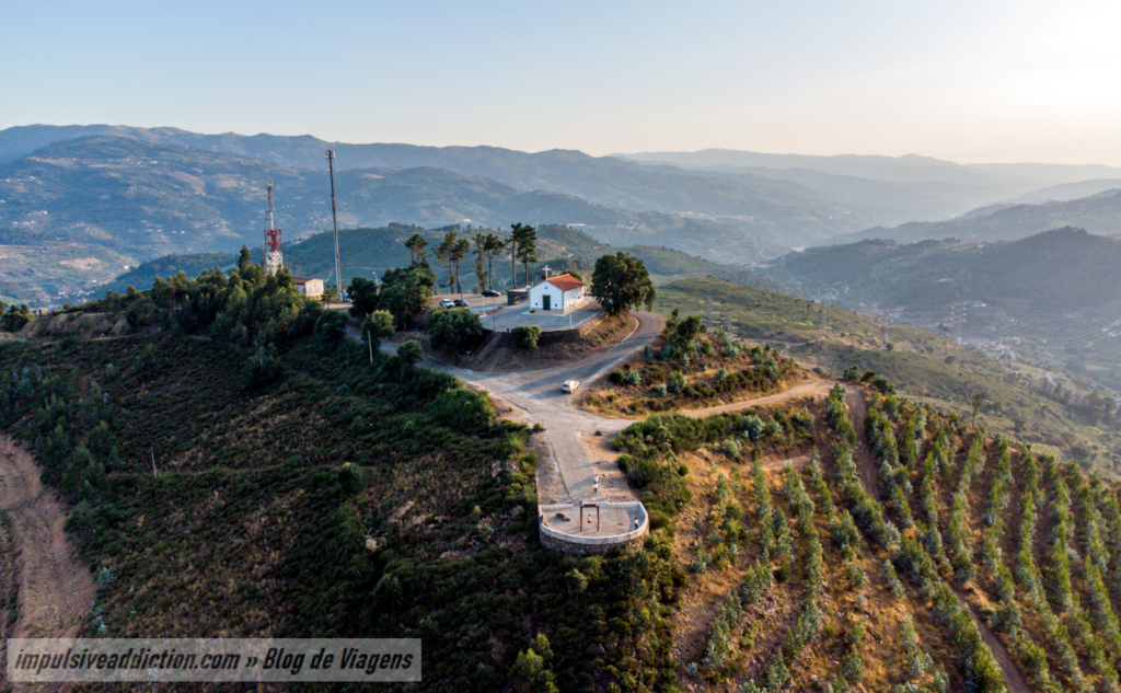 Monte de São Silvestre, capela e baloiço