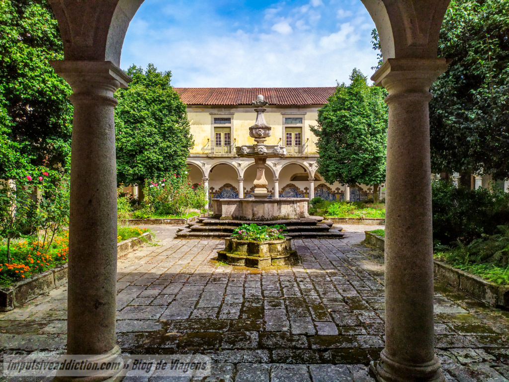Claustro do Cemitério do Mosteiro de São Martinho de Tibães