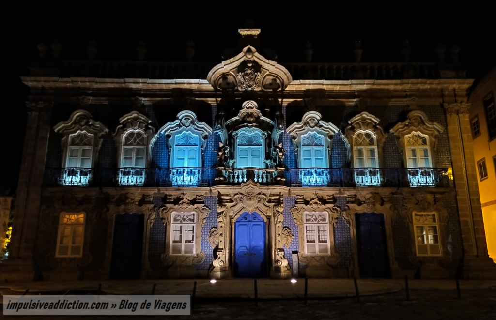 Iluminação noturna do Palácio do Raio