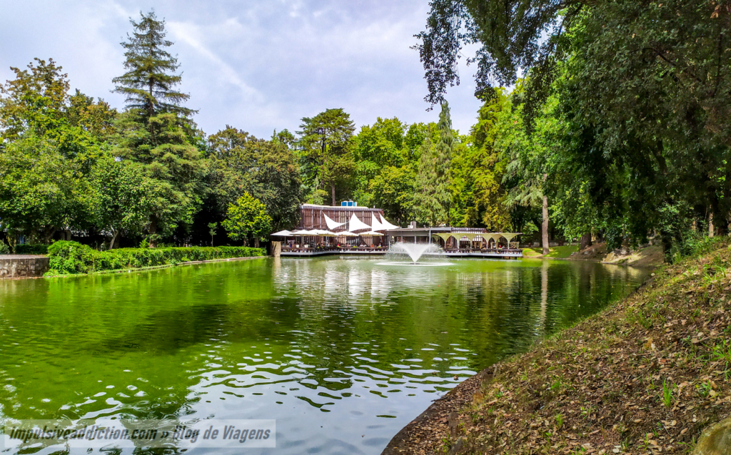 O Grande Lago do Parque da Ponte