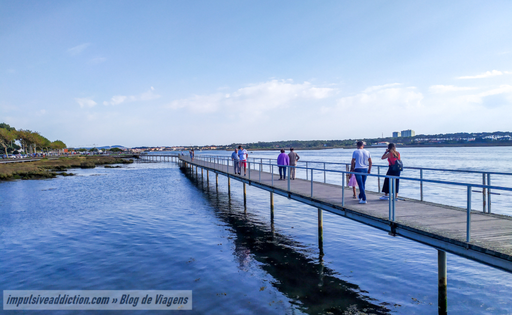 Esposende seaside promenade along Cávado River