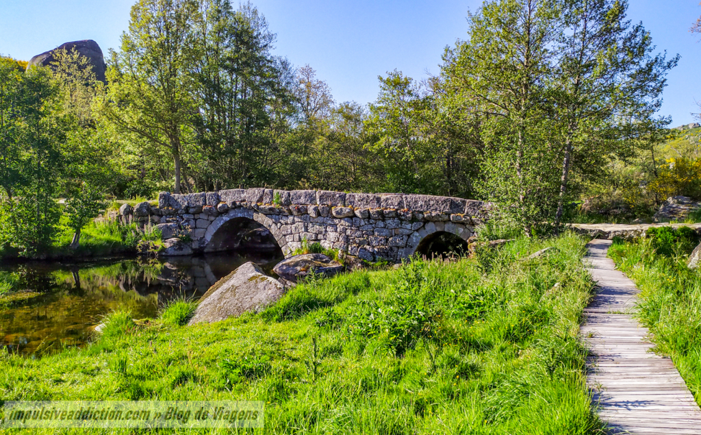 Ponte de Panchorra e Parque Fluvial na Serra de Montemuro