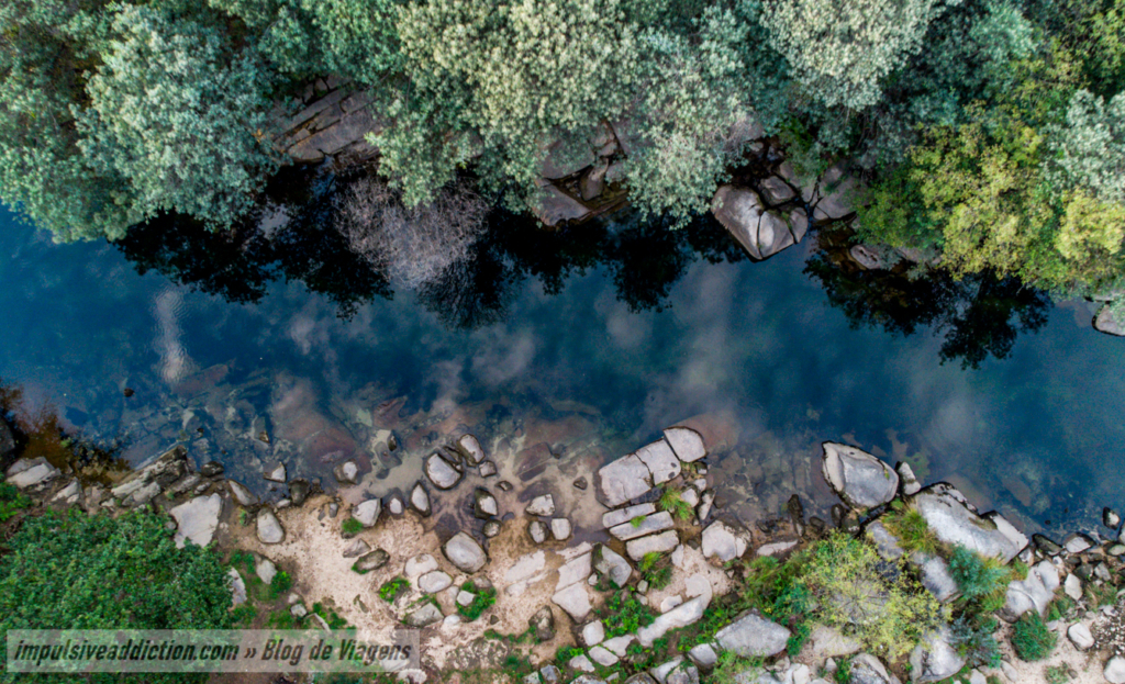 Imagem aérea da Praia Fluvial do Cavadinho