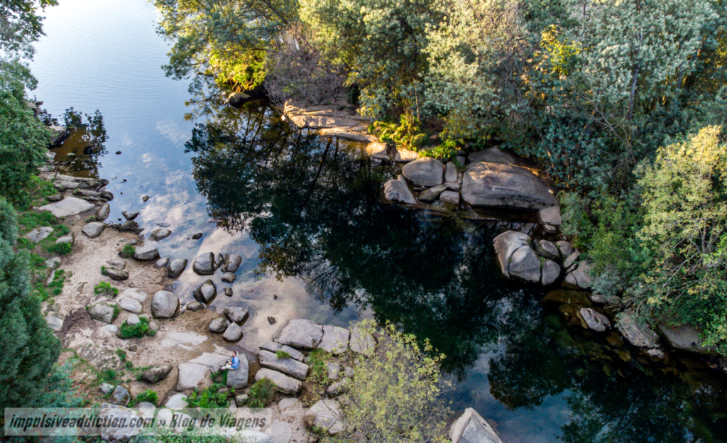 Imagem aérea da Praia Fluvial do Cavadinho
