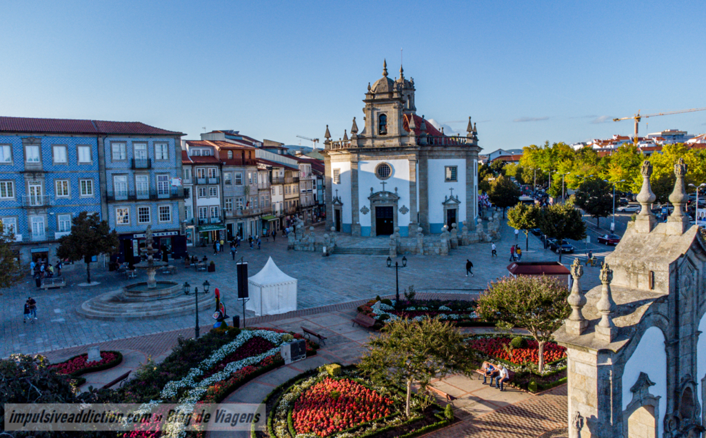 Templo do Bom Jesus da Cruz e Largo da Porta Nova