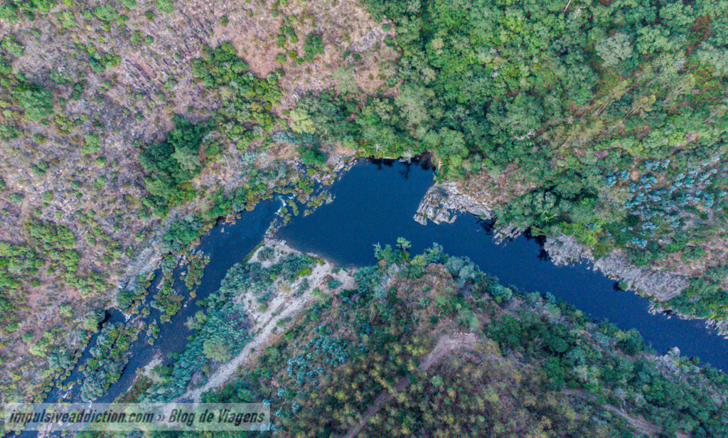 Poço Negro junto da Praia Fluvial da Várzea