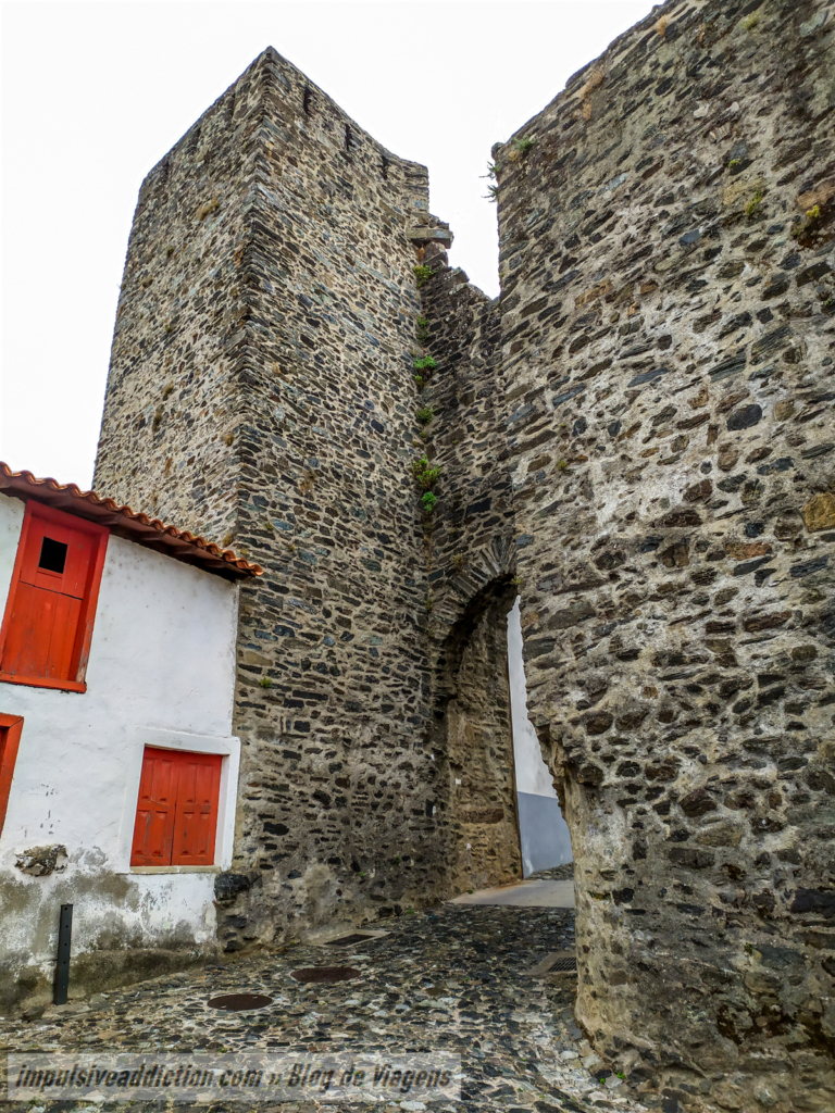 Porta Norte do Castelo de Vinhais
