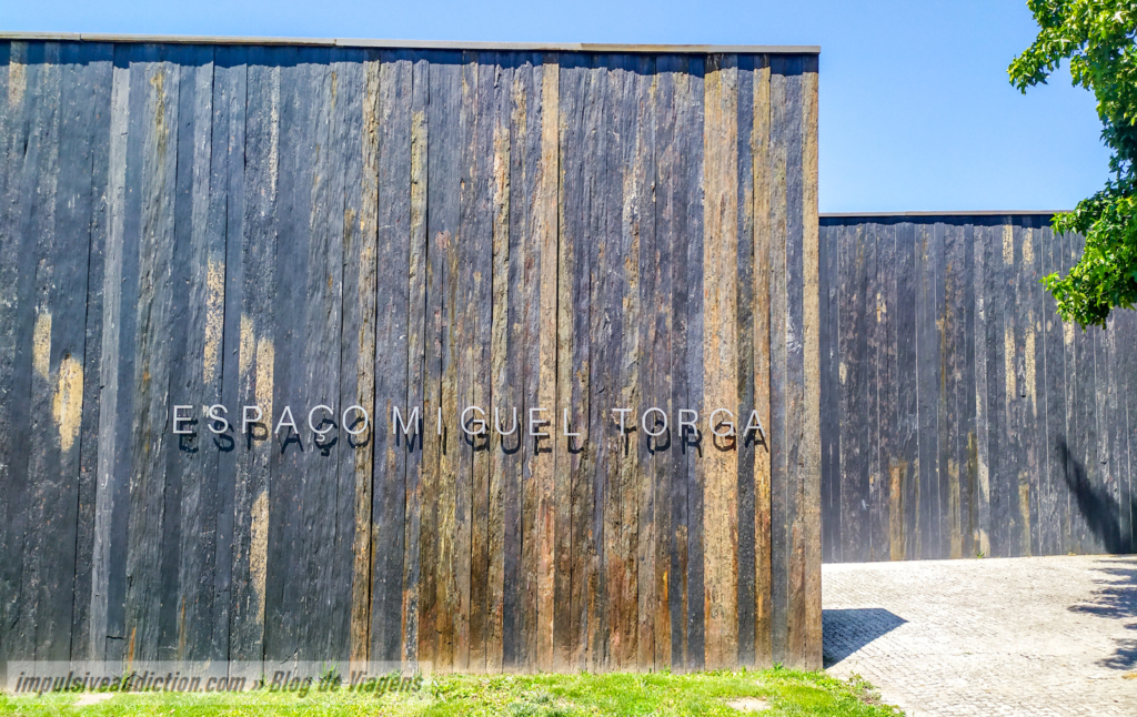 Entrada para o Espaço Miguel Torga