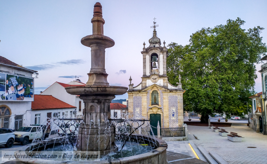 Igreja de Santa Maria Maior e Plátano Centenário
