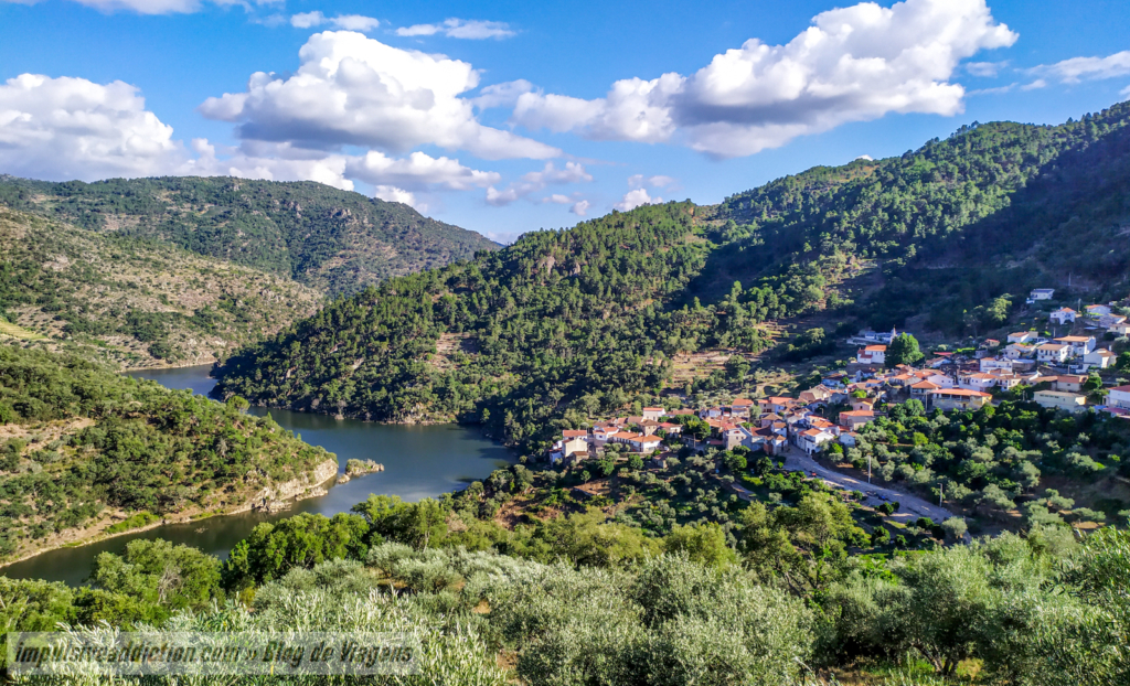 Miradouro de Amieiro no Rio Tua