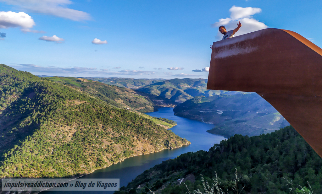 Miradouro do Ujo no Rio Tua