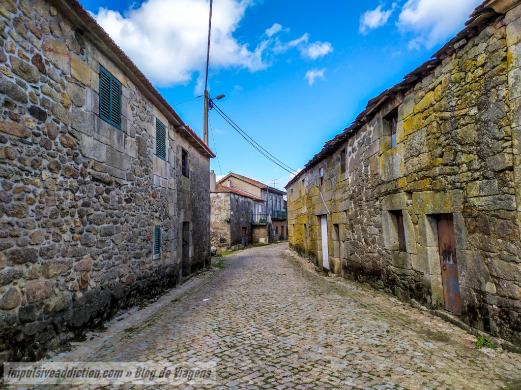 Aldeia de Moimenta da Raia