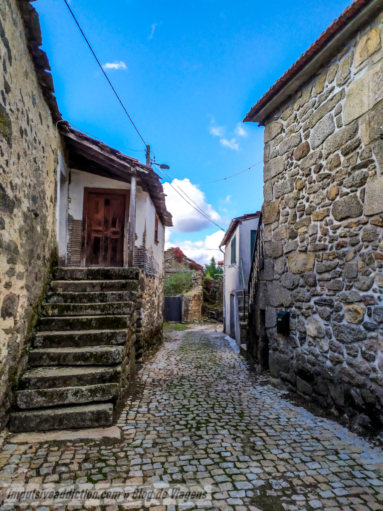 Aldeia de Moimenta da Raia