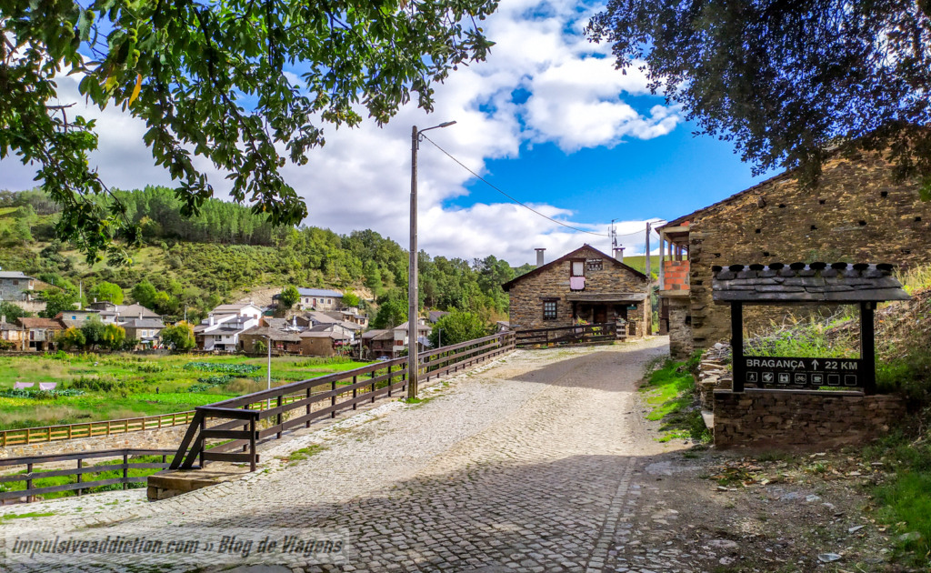 Aldeia de Rio de Onor perto da fronteira