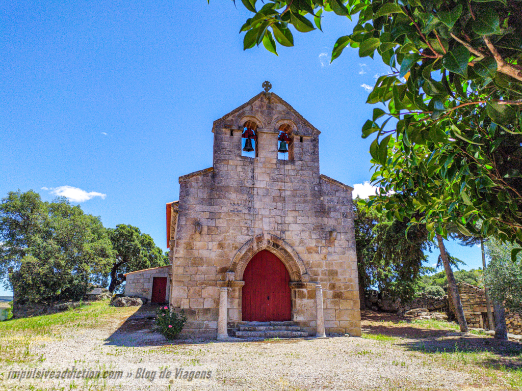 Igreja de Santiago Maior em Adeganha