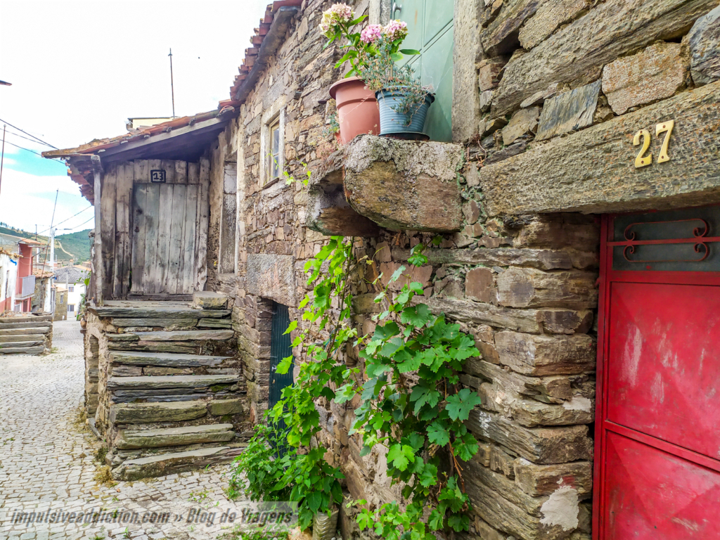 Aldeia de Urros ao visitar Torre de Moncorvo